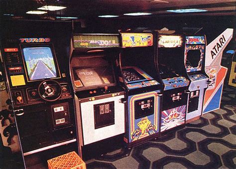 La fiebre por los videojuegos aumentó considerablemente. THE VIDEO GAME ROOM AT MOST MALLS IN THE 1980's (con ...