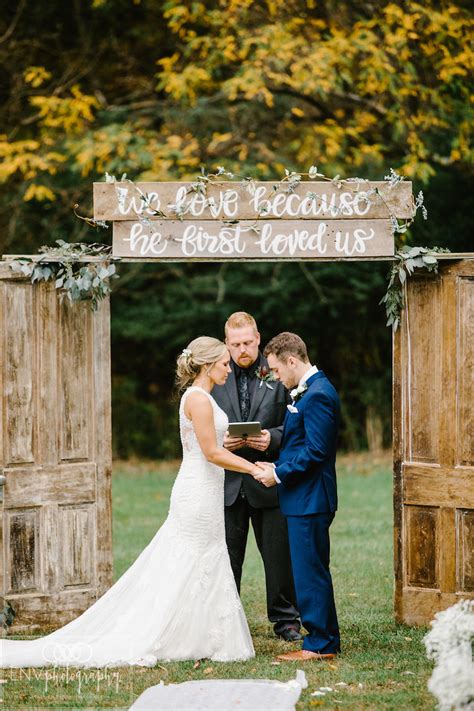 Elegantly Rustic Fall Barn Wedding In Ohio