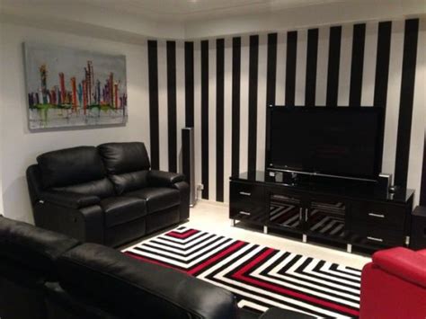 Top 15 Living Rooms With Striped Walls Ultimate Home Ideas
