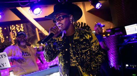 Hear New Old Town Road Remix Featuring Mason Ramsey Young Thug