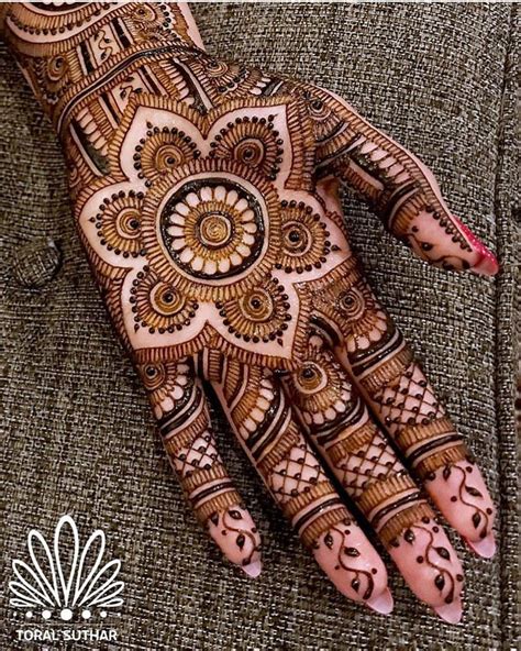 Absolute Perfection 👌 Toral1 Indian Mehndi Designs Henna Designs