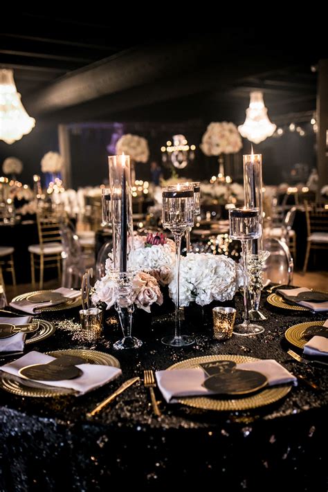 This Luxe Birthday Party Design Has A Classy 70s Theme Design With A Gold Decoración De Boda