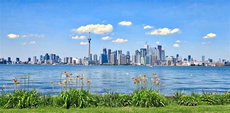 Top 10 Places To See And Things To Do In Toronto Canada