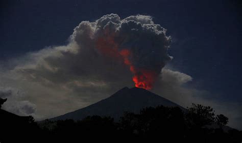 Über 7 millionen englischsprachige bücher. Bali volcano eruption: Mount Agung - Latest MAGMA ...