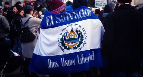 Bandera De El Salvador Imágenes Historia Evolución Y Significado