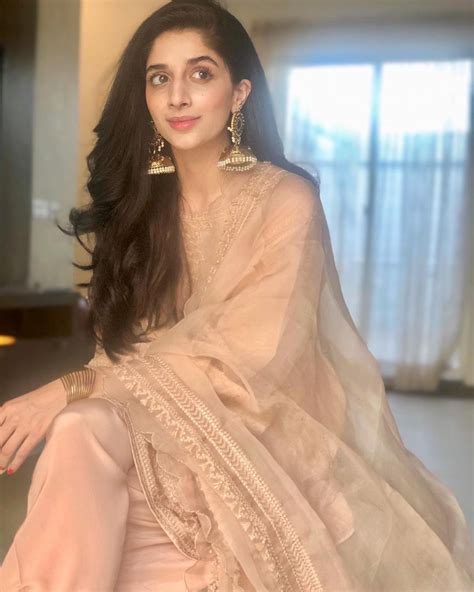 Mawra Hocane Looks Exquisite In These Ivory Ensembles Reviewitpk