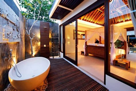 Modern Romantic Balinese Outdoor Showers Chandra Villa Bali5 Modern