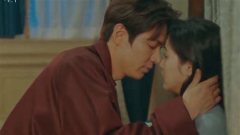 Bed Kiss Scene Lee Min Ho And Kim Go Eun On The King Youtube