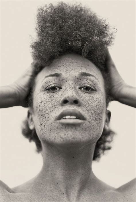 Fotograf Reto Caduff Guter Punkt Good Point Zeit Online People With Freckles Women With