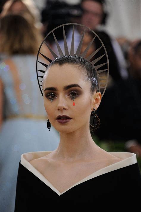 Lily Collinss Met Gala Makeup Is A Sneaky Tribute To The Dark Arts