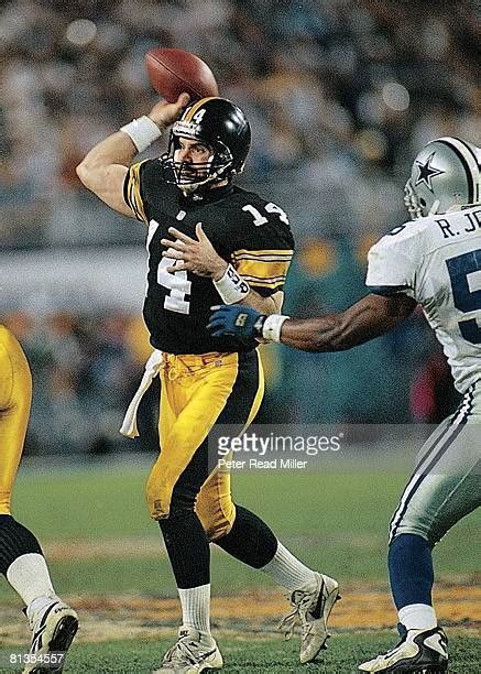 Pittsburgh Steelers Neil Odonnell Photos And Premium High Res Pictures