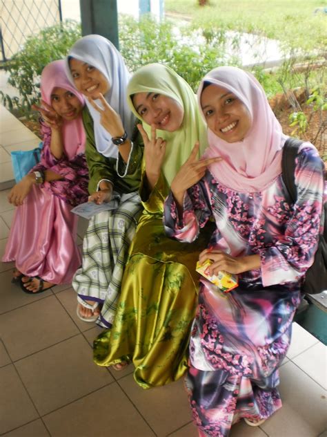 Gambar bts pakai baju melayu. Malaysian Baju Kurung 268 by Aisa | Malaysian Baju Kurung