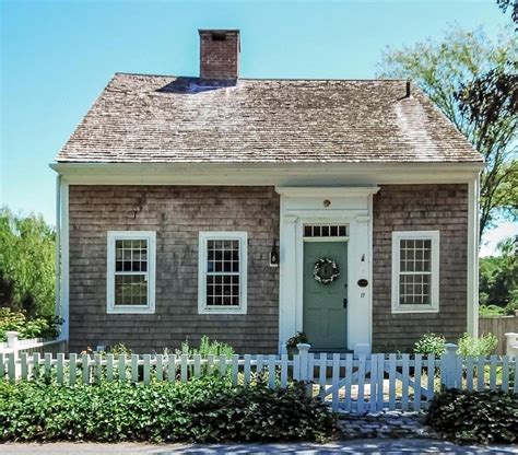 The Oldest House For Sale On Cape Cod Wants 575k Cape Cod Style