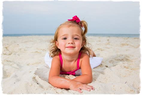 Маленькие Девочки На Нудистском Пляже HD фотoграфии