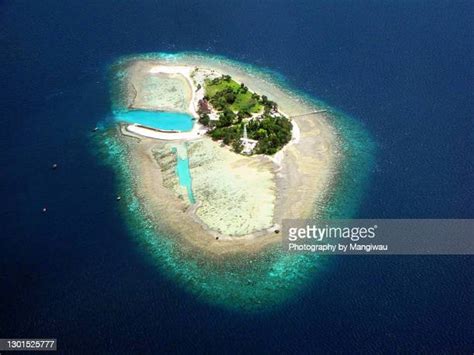 Oval Island Photos And Premium High Res Pictures Getty Images