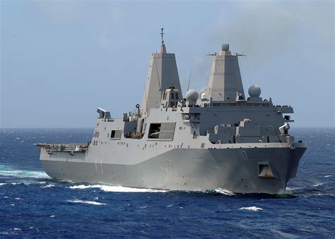 A New ‘big Honking Ship Why Canada Should Procure An Amphibious