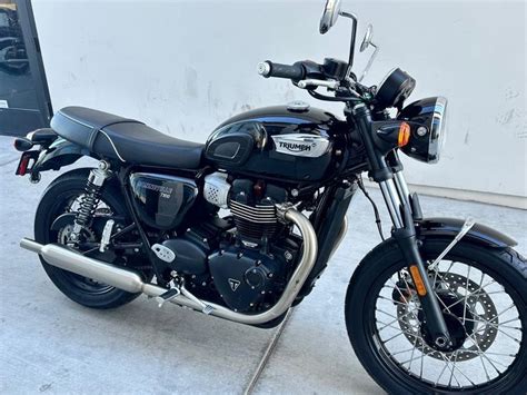 2022 Triumph Bonneville T100 Jet Black Ride Eurocycle