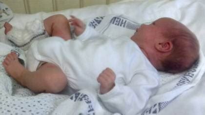 Strukturen hos genomet är som följer: To uker gamle Magnus ble alvorlig syk av RS-viruset | Baby ...