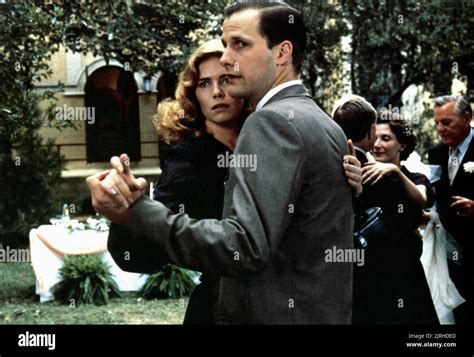 Kelly Mcgillis Jeff Daniels The House On Carroll Street Stock Photo Alamy