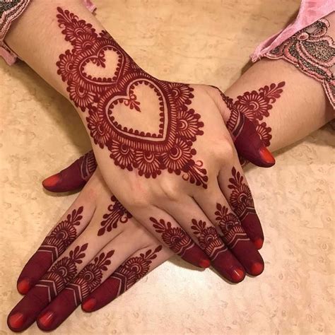 Beautiful Mehndi Design For Front Hand