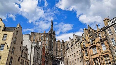 Edinburgh: Child-Friendly Tour with a Local Friend | GetYourGuide