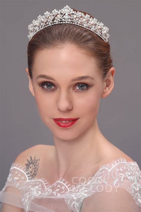 Cubic Zirconia Tiara With Imitation Pearl CR17006 Cocomelody