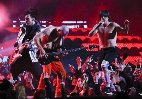 Red Hot Chili Peppers Rock Egypts Pyramids Lookoutpro