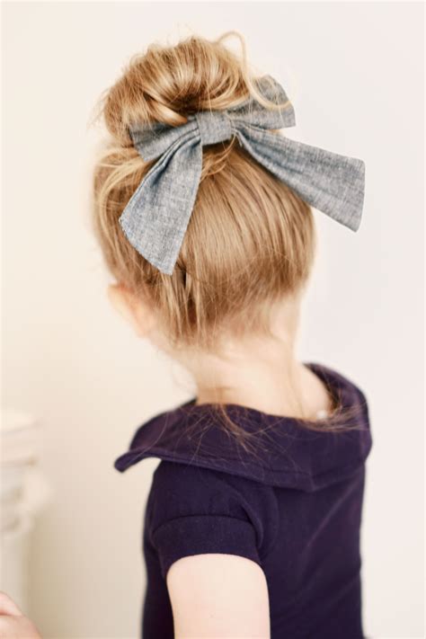 Topknot And Bow Girls Hairstyles Easy Easy Little Girl Hairstyles