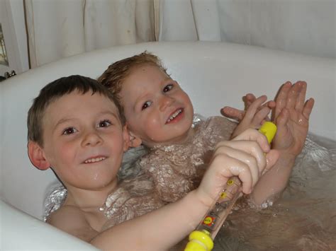 Brothers Sharing A Bath Calvinhp Flickr