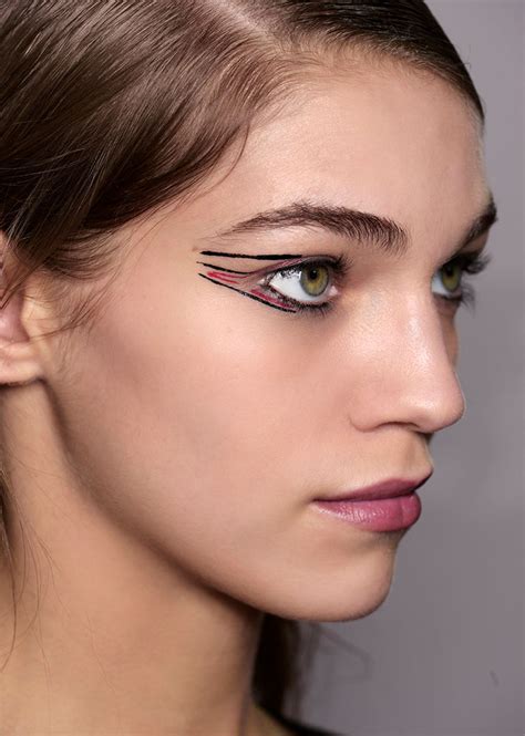 Creative Ways To Wear Eyeliner Stylecaster