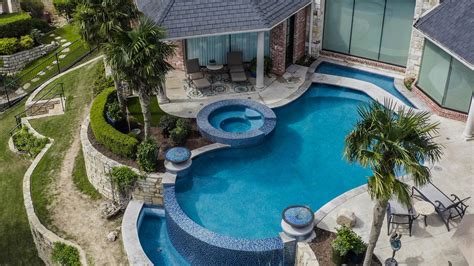 Curved Pools Custom Design And Construction Services