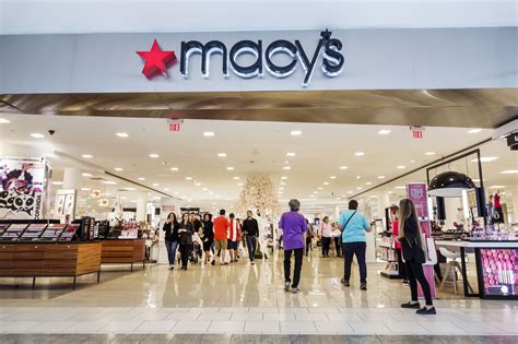 An american store, macy's, unveiled the very first wedding gift registry in 1924. Macy's Wedding Gifts Ideas / Top 10 Wedding Gift Ideas Every Couple Should Have On Their ...