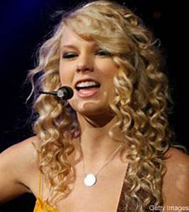 Taylor Swift Makes Chart History