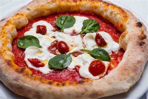 Neapolitan Pizza Recipe The Authentic Way The Wellbeing Barista