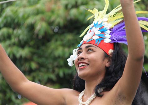 Pretty Girl Performing A Polynesian Dance Raphael Bick Flickr