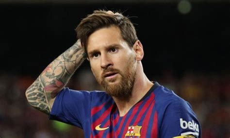 Leo messi is the best player in the world. The Truth About Lionel Messi's Height and All The ...