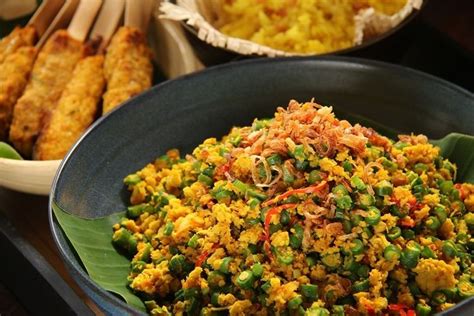 Nasi Lawar Bali Yang Paling Khas Dan Nendang Enaknya Nibble