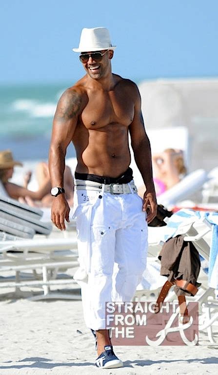 Beach Body Motivation Shemar Moore Bares Body In Miami PHOTOS