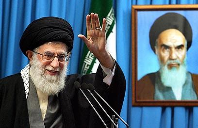 הסרטון הזה מתאר מה מניע את איראן כמדינה, מה הן שלוש החוזקות שלה ומהן שלוש החולשות שלה. מועמד לנשיאות איראן: לא רוצים פצצת אטום