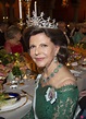 Primer plano de la Reina Silvia de Suecia en los Premios Nobel 2018 ...
