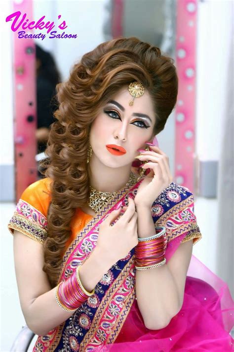 Afshii Majid Pakistani Bridal Hairstyles Pakistani Bridal Makeup Bridal Hair Updo Pakistani