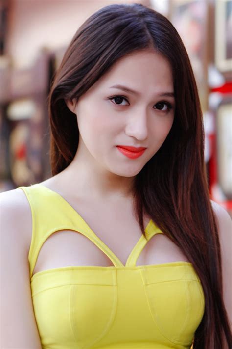 Mbbgia cần tuyển các phi công trẻ ở khu vực nghệ an,thanh hóa,bắc ninh,bắc giang,nam định,tây ninh,hải phòng,nha trang khánh hòa,ninh bình,biên hòa đồng nai,daklak. Hương Giang Idol gợi cảm bên sắc mai vàng-Thời trang