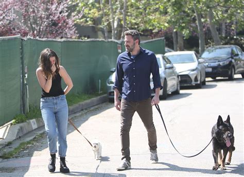 Braless Ana De Armas Making Out With Ben Affleck The Fappening
