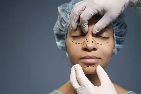 What Is The Difference Between Plastic Surgeons And Cosmetic Surgeons
