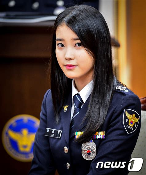 韩国歌手iu被授予名誉警察（组图） 7