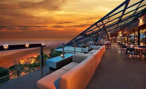 5 Rooftop Bar dengan Pemandangan Terindah di Bali