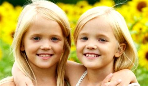 Mirror Twins Come Across 25 Of The Time And Their Mom Noticed A