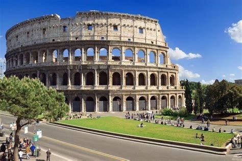 The Two Most Famous Landmarks In Rome Italy Ecotravellerguide