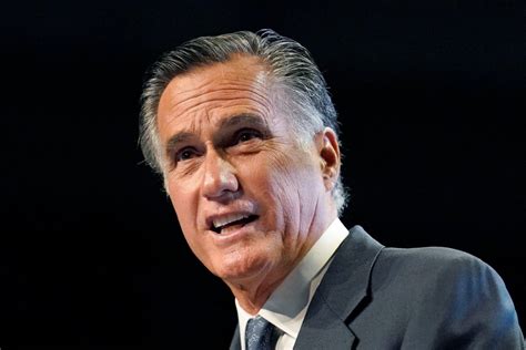 mitt romney booed and called a ‘traitor at utah republican convention