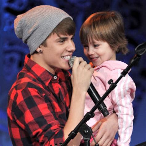 Justin Bieber And His Sister Kills Us With Cuteness At Christmas Concert